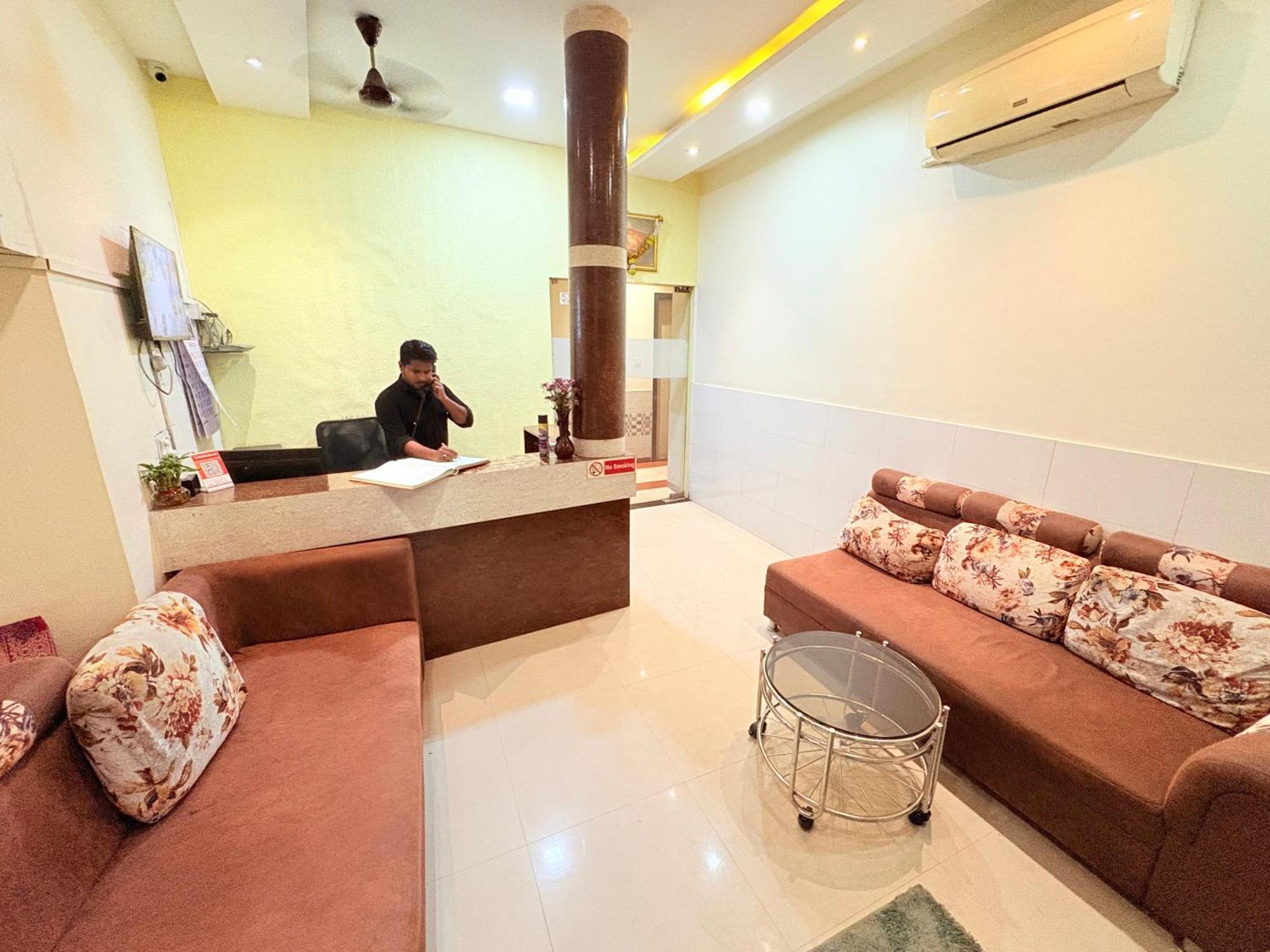 Hotel Kailash Park- Near International Airport Bombay Eksteriør billede