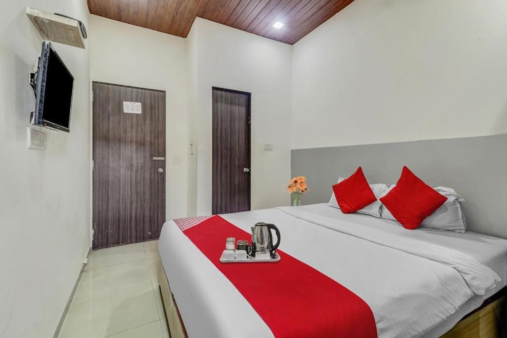 Hotel Kailash Park- Near International Airport Bombay Eksteriør billede